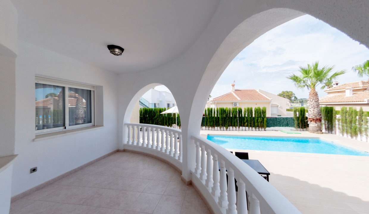 key-ready-villa-dona-pepa-quesada-villas_o_1dd8al0tkjm1hhirgm1o7i6uj26